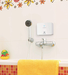 Фото Водонагреватель Electrolux NPX6 Aquatronic Digital 2.0