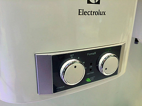 Фото Водонагреватель Electrolux EWH 100 Formax