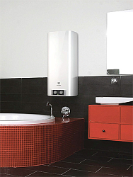 Фото Водонагреватель Electrolux EWH 80 Formax