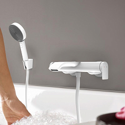 Фото Смеситель Hansgrohe Vivenis 75420700 для ванны с душем