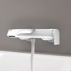 Фото Смеситель Hansgrohe Vivenis 75420700 для ванны с душем