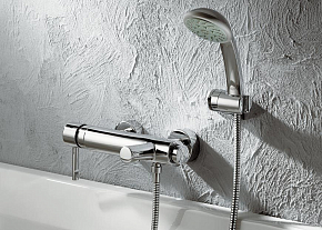 Фото Смеситель Grohe Essence New 33624001 для ванны с душем