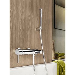 Фото Смеситель Grohe Essence New 33624001 для ванны с душем