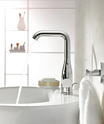 Фото Смеситель Grohe Essence New 32901001 для раковины