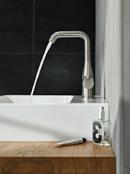 Фото Смеситель Grohe Essence New 32901001 для раковины