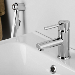 Фото Смеситель Wasserkraft Main 4108 для раковины с гигиеническим душем